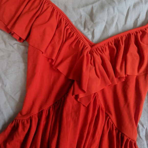 Zara off shoulder ruffle peplum top - Picture 2 of 3